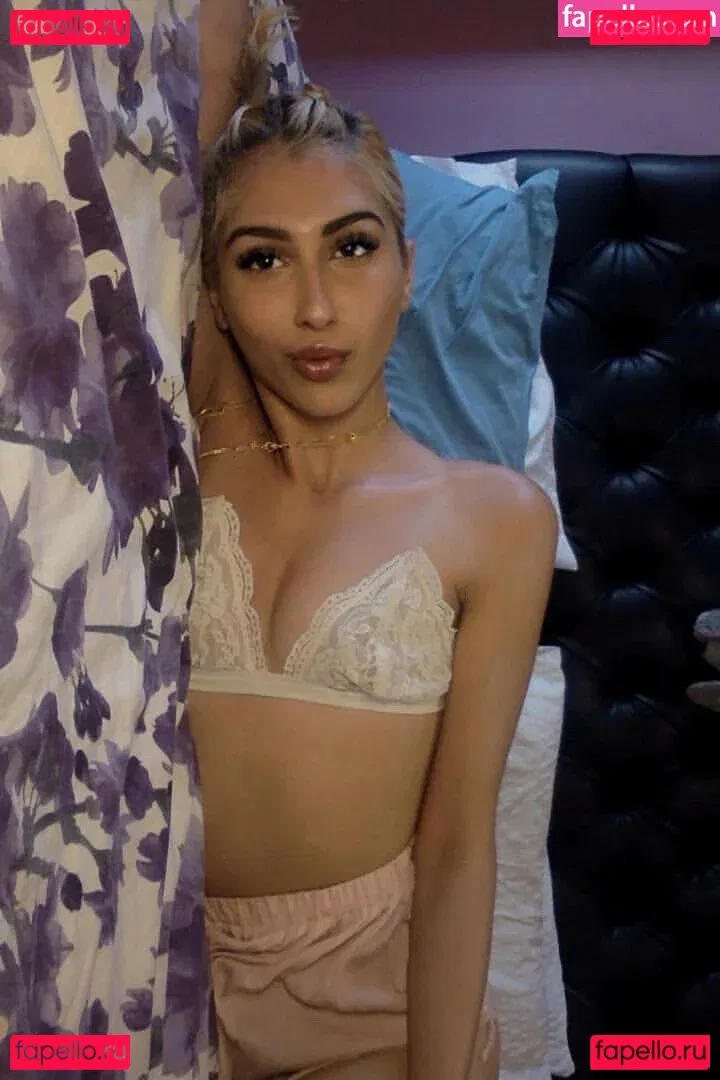 Jasdeep Johal Onlyfans Photo Gallery 