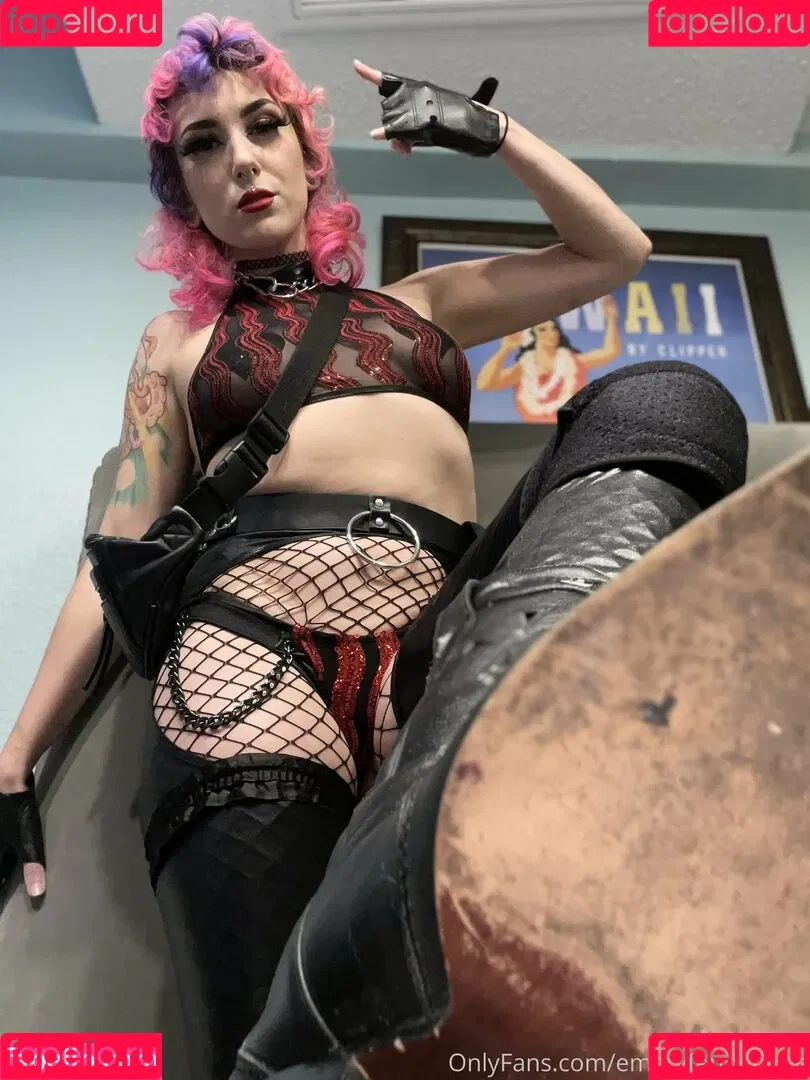emeryfennecfree Onlyfans Photo Gallery 