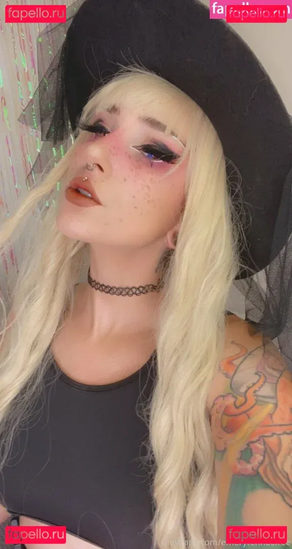 emeryfennecfree Onlyfans Photo Gallery 