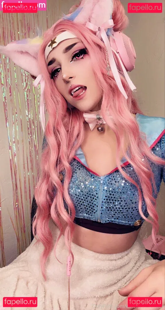 emeryfennecfree Onlyfans Photo Gallery 