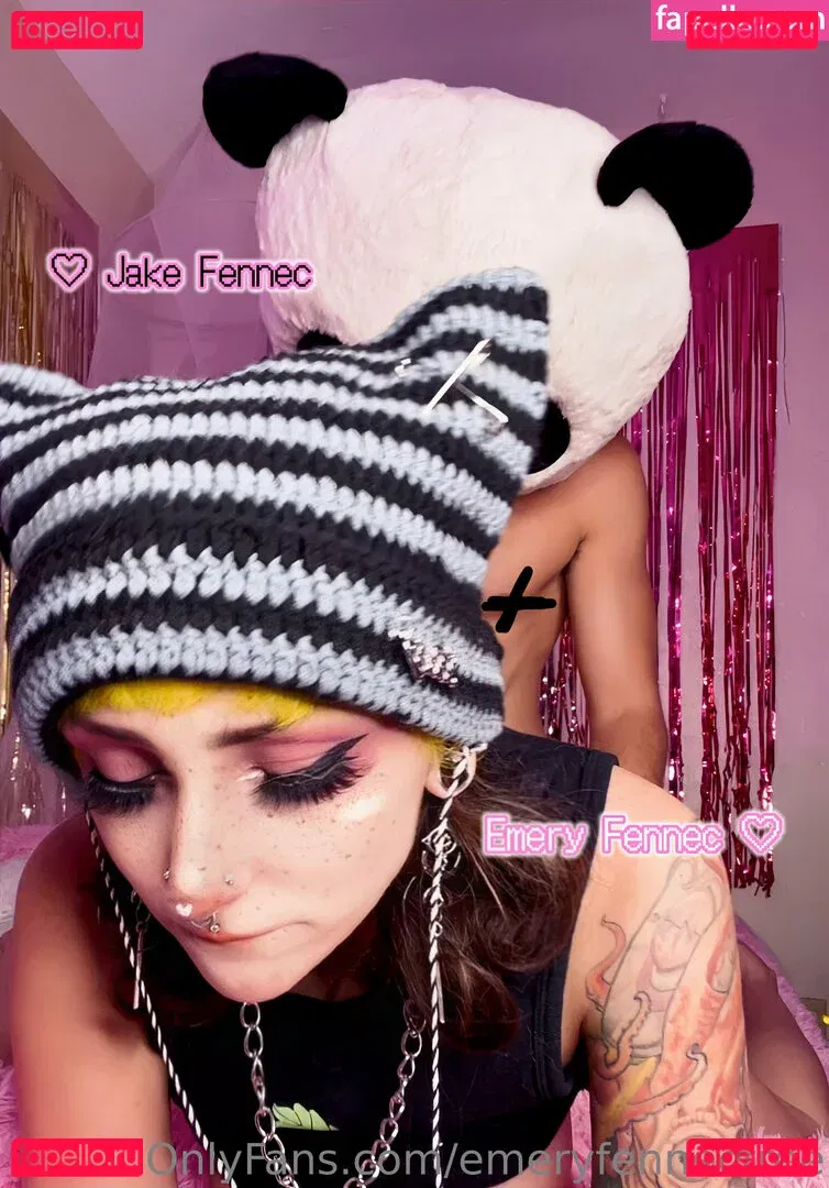emeryfennecfree Onlyfans Photo Gallery 