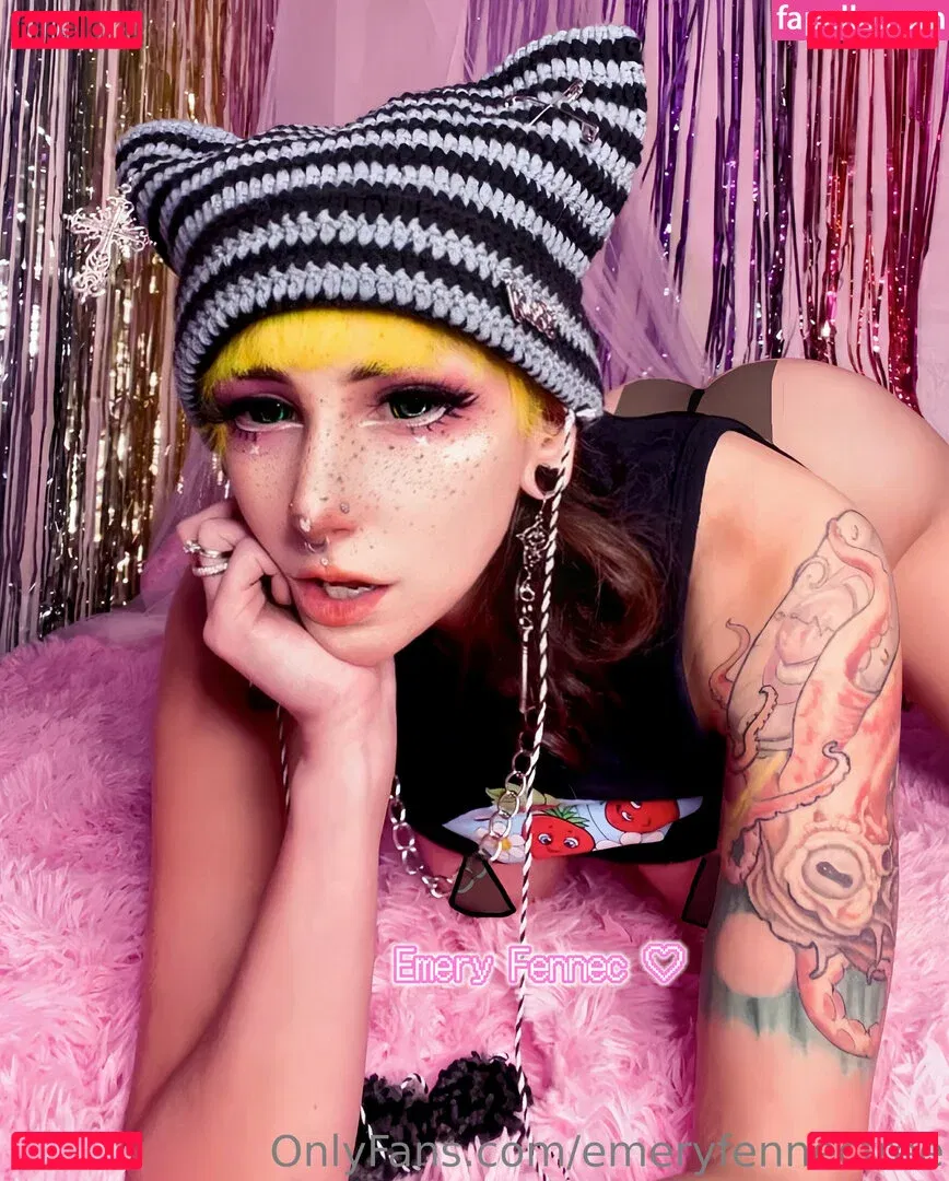 emeryfennecfree Onlyfans Photo Gallery 