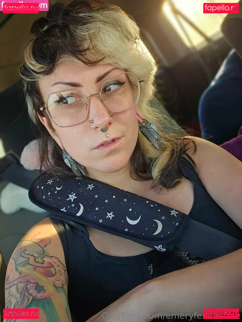 emeryfennecfree Onlyfans Photo Gallery 