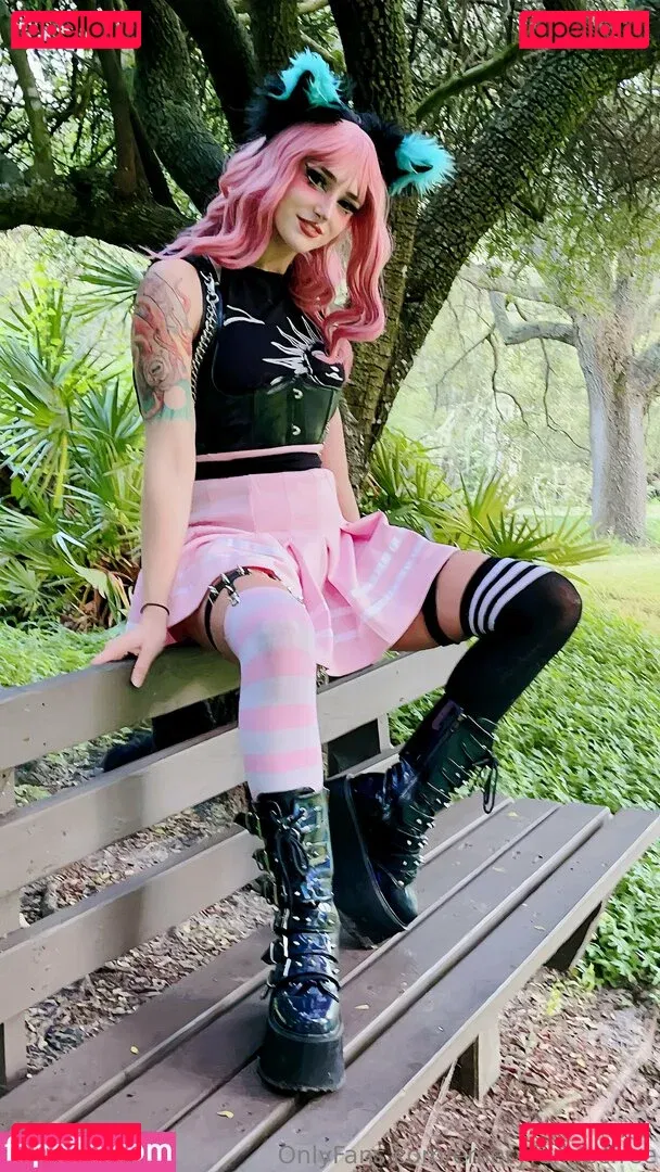 emeryfennecfree Onlyfans Photo Gallery 