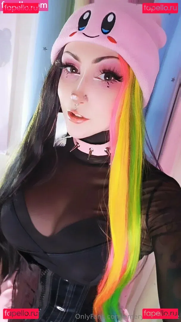 emeryfennecfree Onlyfans Photo Gallery 