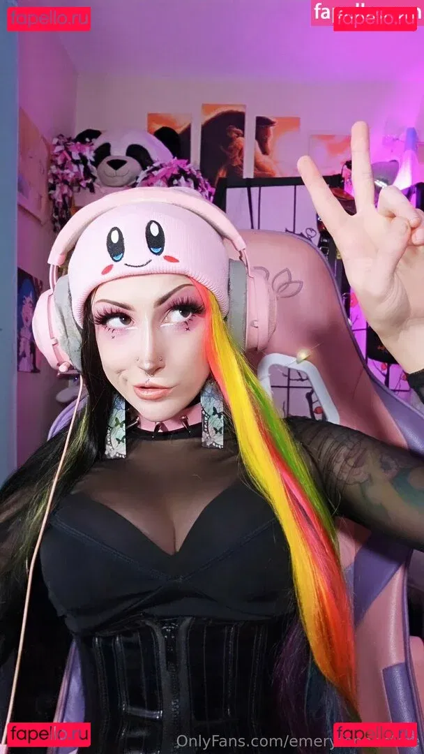 emeryfennecfree Onlyfans Photo Gallery 