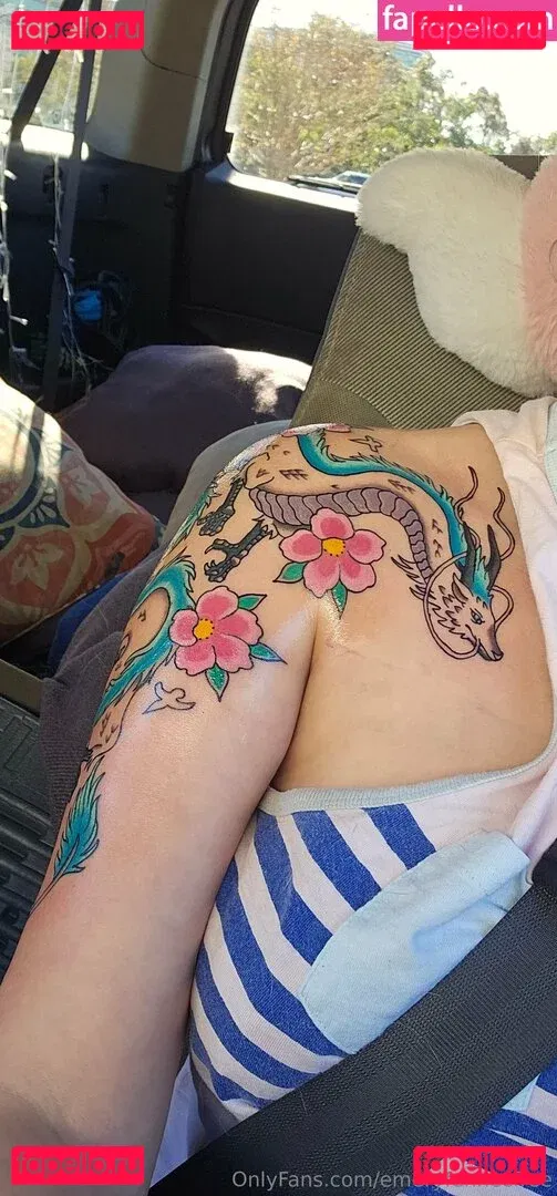 emeryfennecfree Onlyfans Photo Gallery 