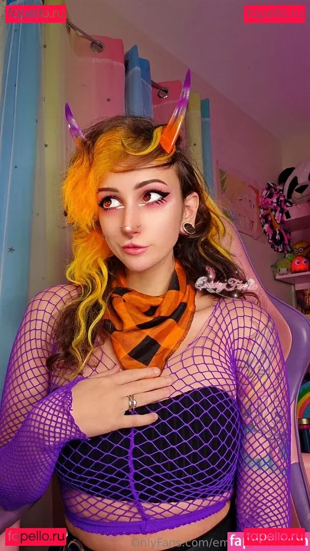 emeryfennecfree Onlyfans Photo Gallery 