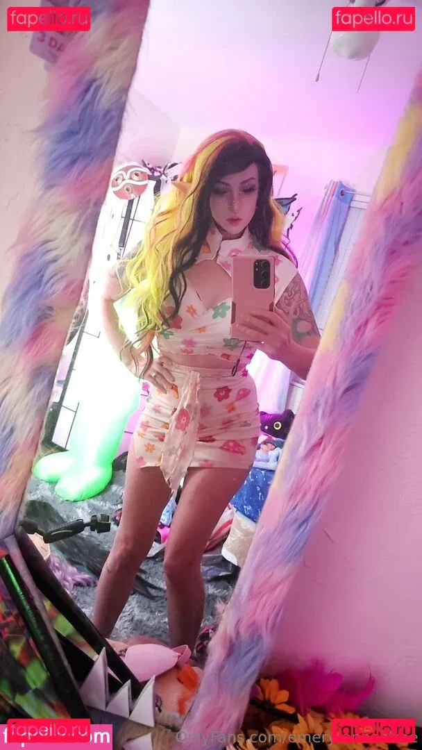 emeryfennecfree Onlyfans Photo Gallery 