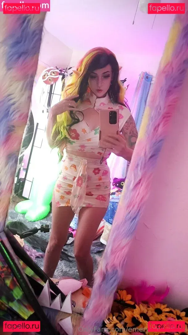 emeryfennecfree Onlyfans Photo Gallery 