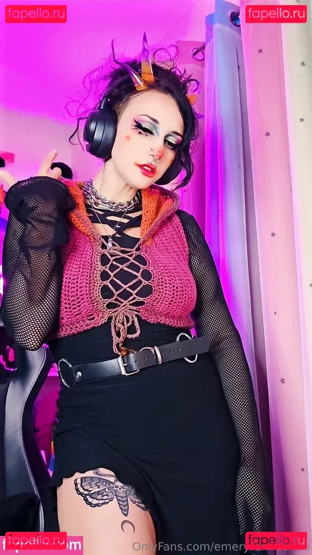 emeryfennecfree Onlyfans Photo Gallery 