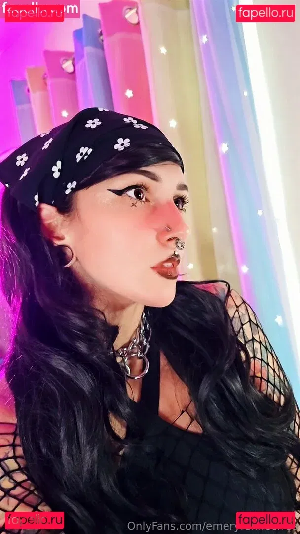 emeryfennecfree Onlyfans Photo Gallery 