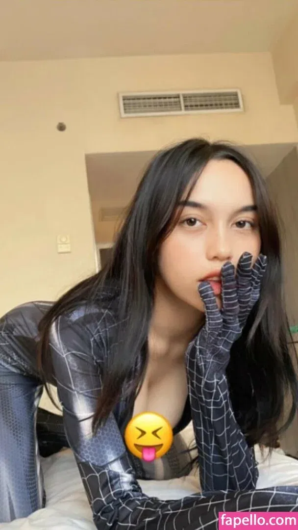 Emmavllryn Onlyfans Photo Gallery 