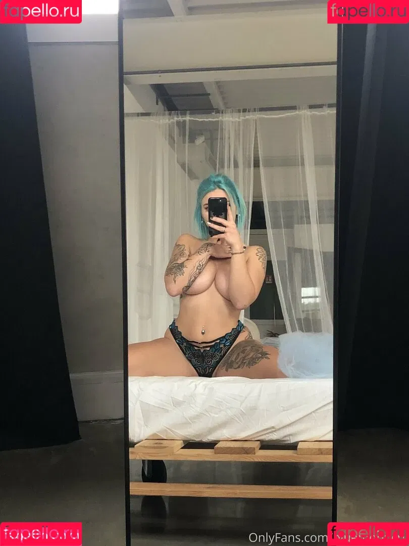 bluemooncrii Onlyfans Photo Gallery 
