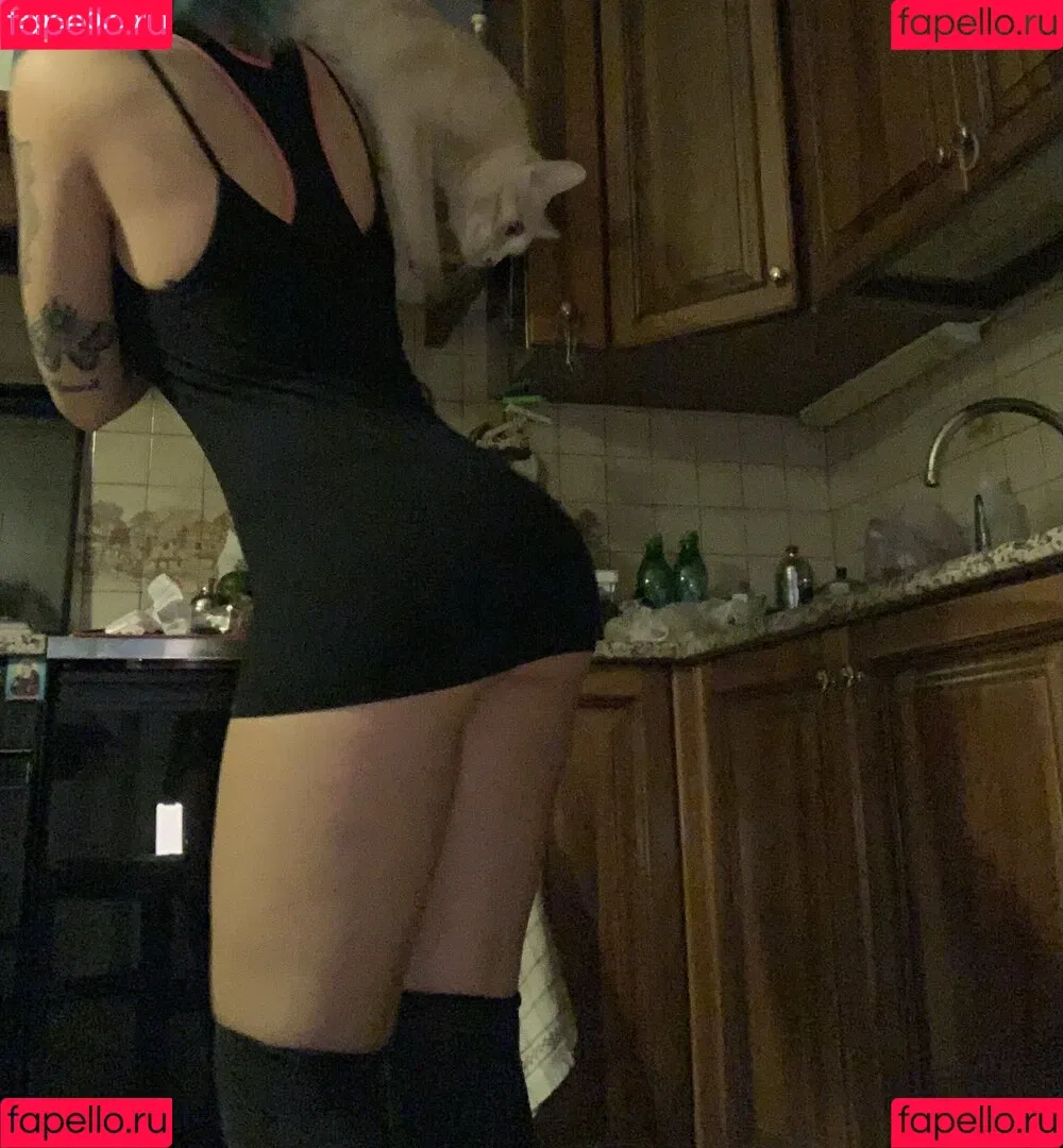 bluemooncrii Onlyfans Photo Gallery 