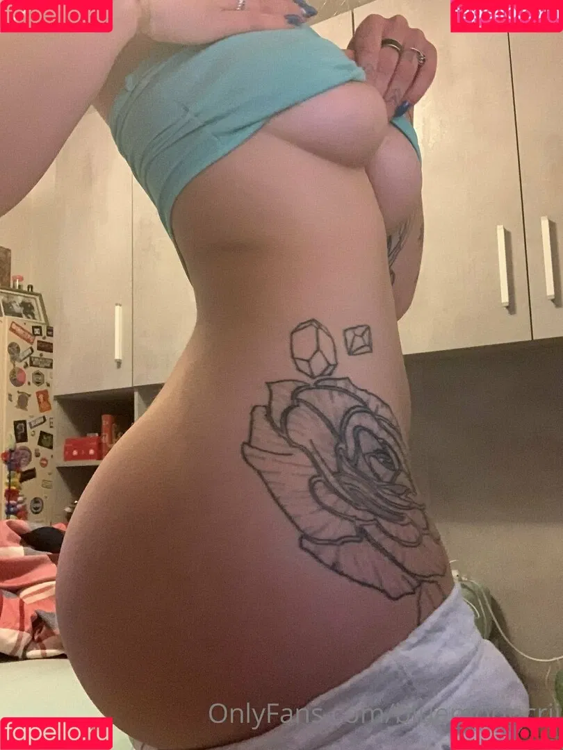 bluemooncrii Onlyfans Photo Gallery 