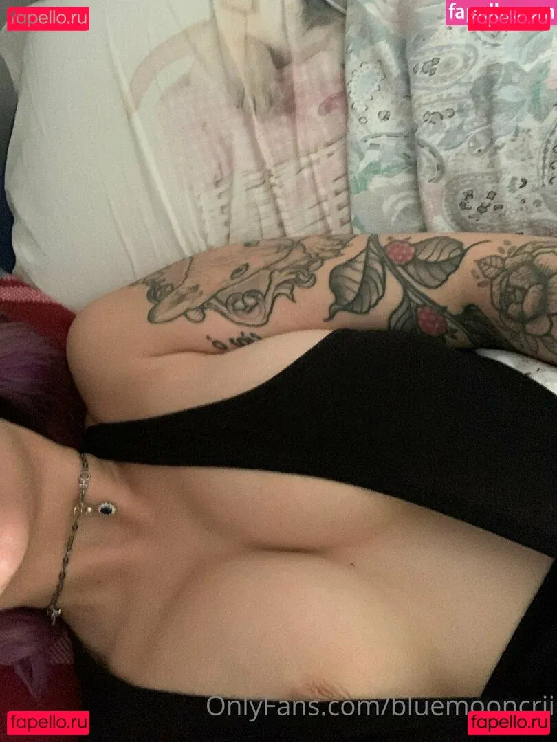 bluemooncrii Onlyfans Photo Gallery 