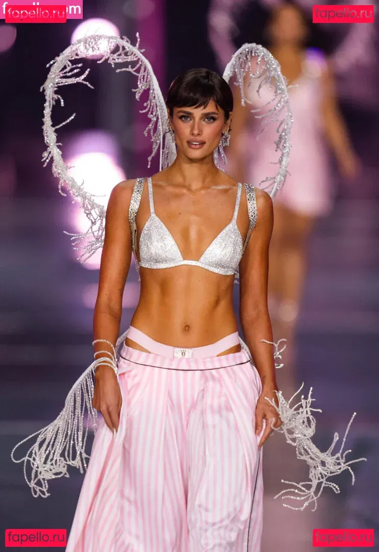 Taylor Marie Hill Onlyfans Photo Gallery 