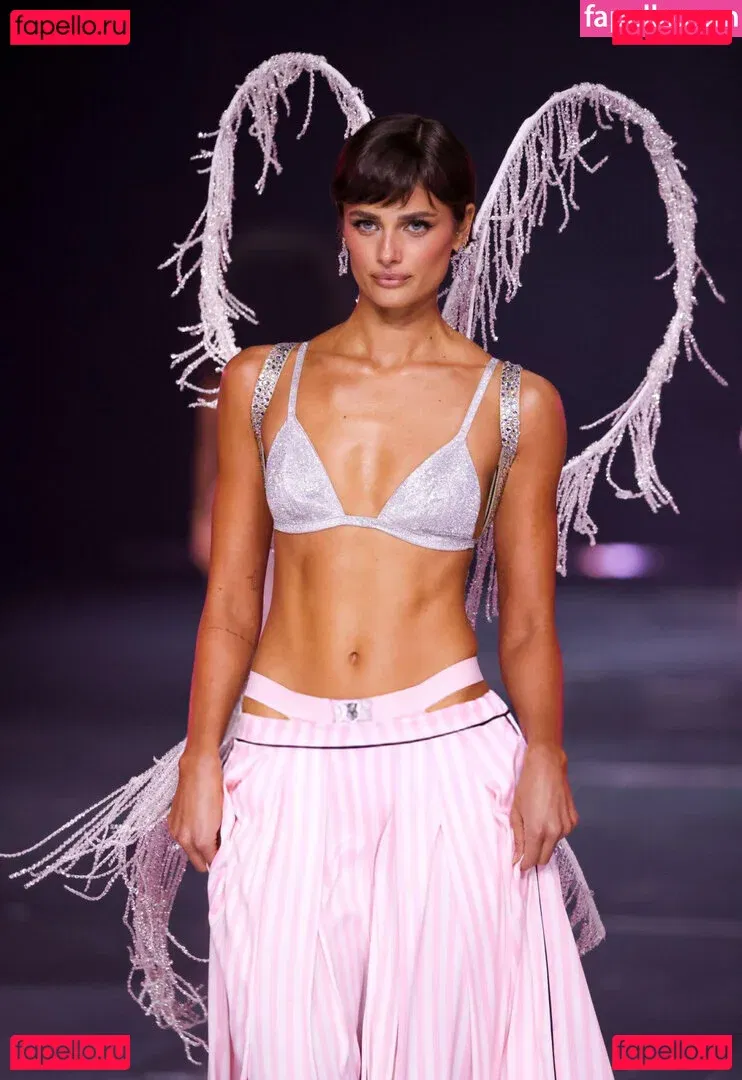 Taylor Marie Hill Onlyfans Photo Gallery 