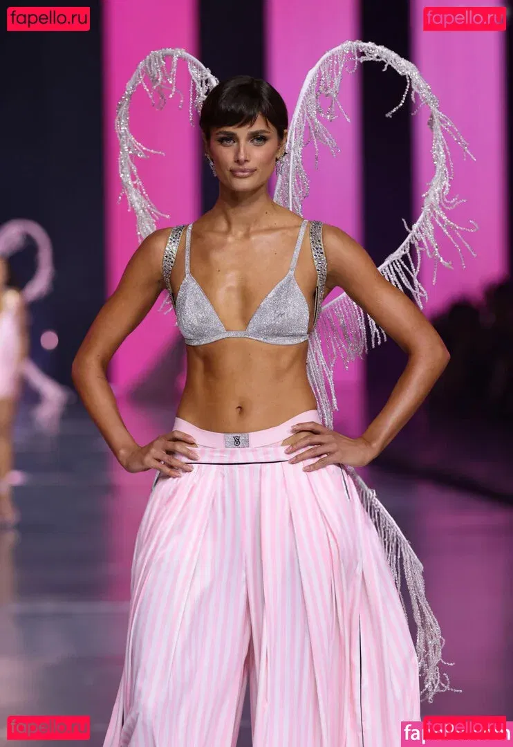 Taylor Marie Hill Onlyfans Photo Gallery 