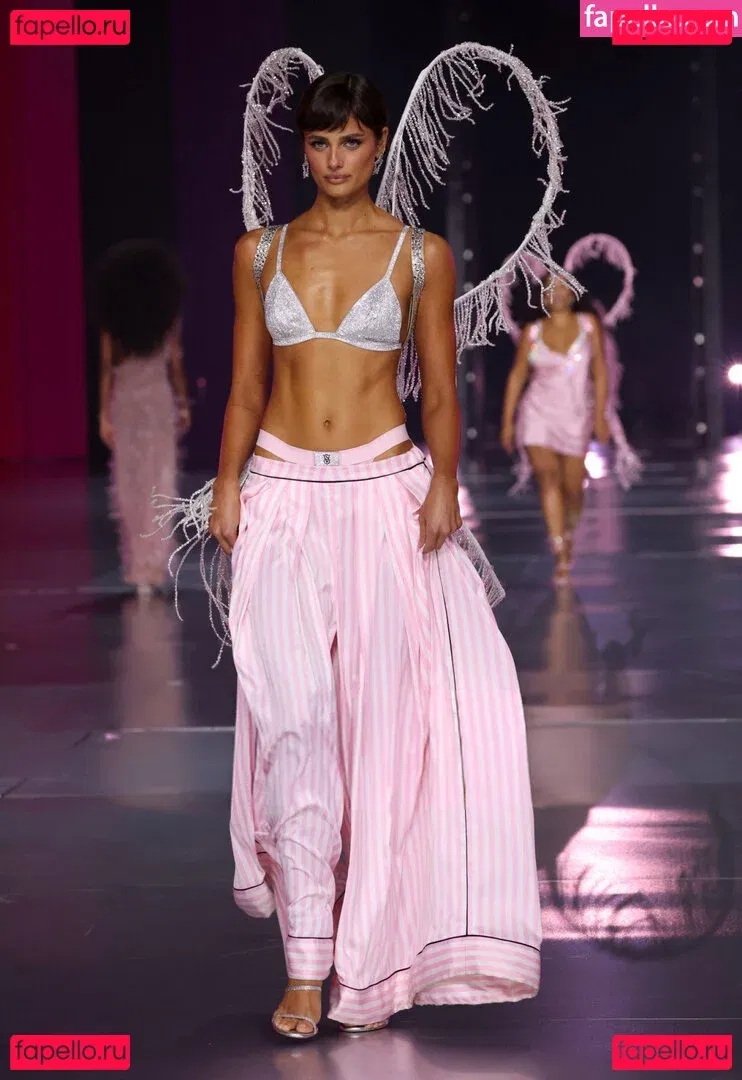 Taylor Marie Hill Onlyfans Photo Gallery 