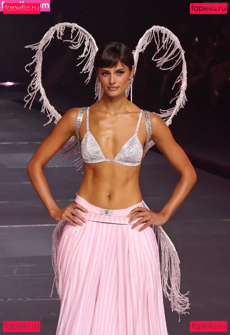 Taylor Marie Hill Onlyfans Photo Gallery 