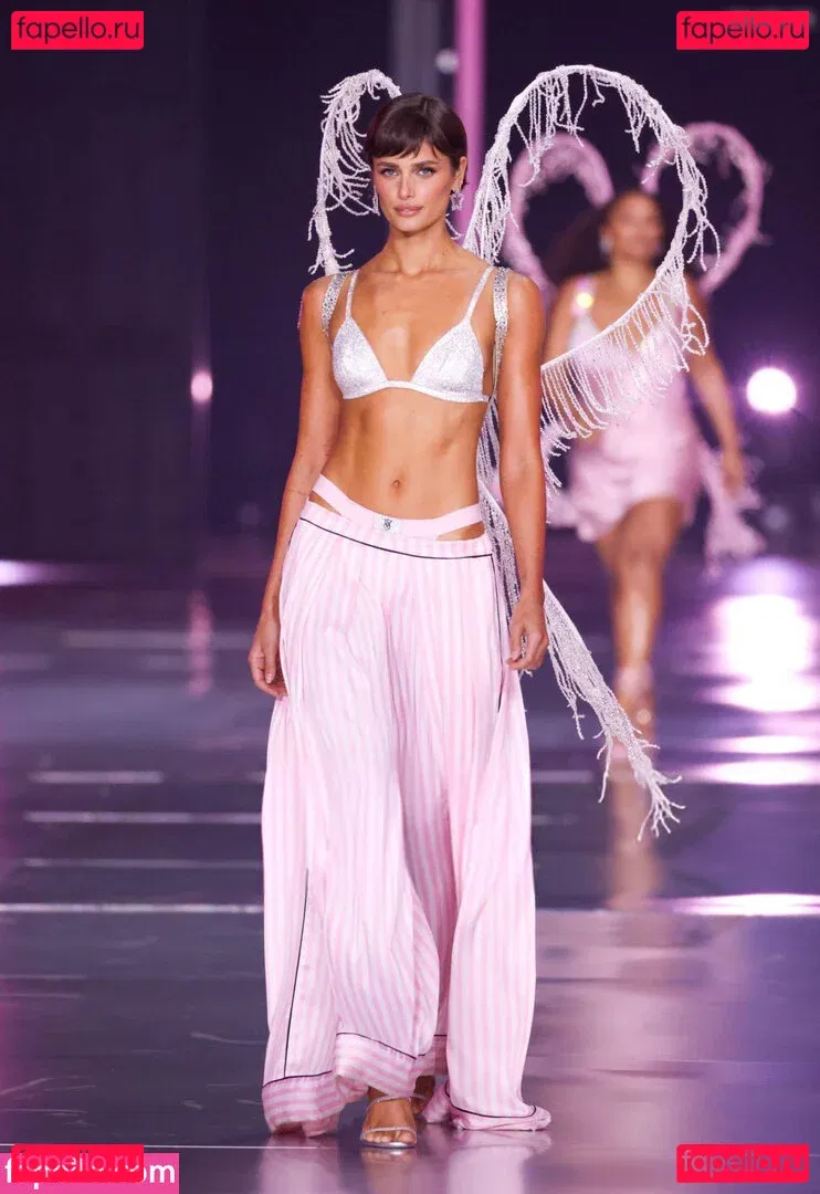 Taylor Marie Hill Onlyfans Photo Gallery 