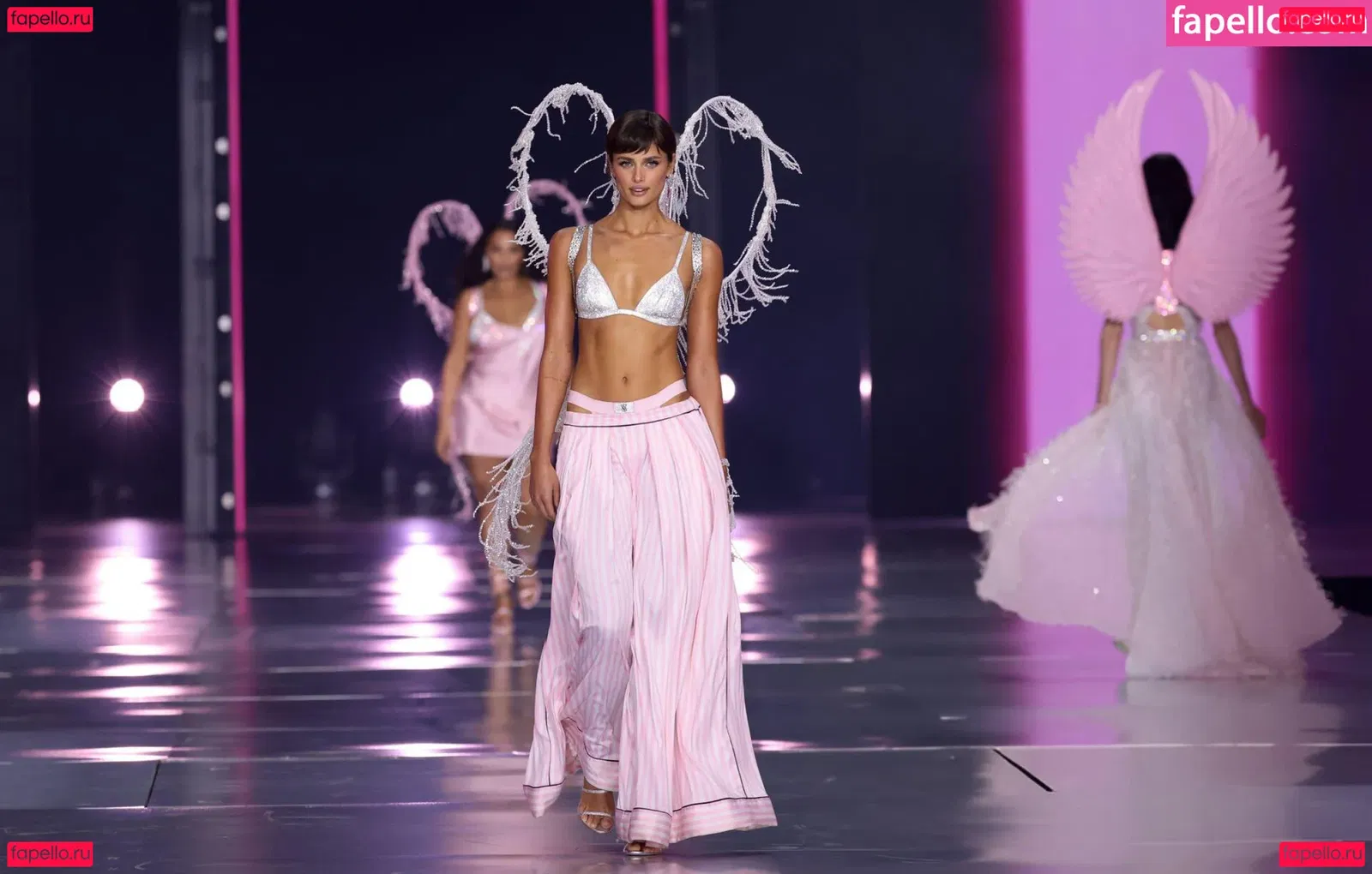 Taylor Marie Hill Onlyfans Photo Gallery 