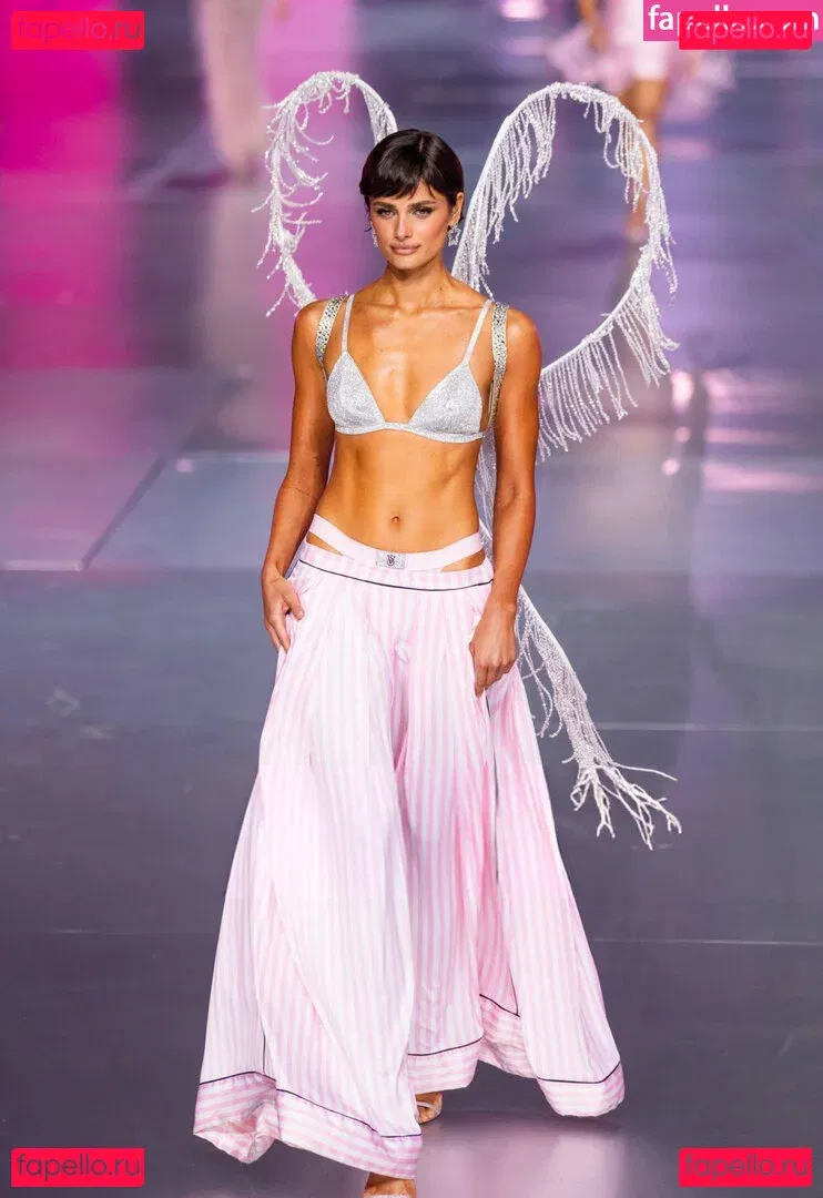 Taylor Marie Hill Onlyfans Photo Gallery 