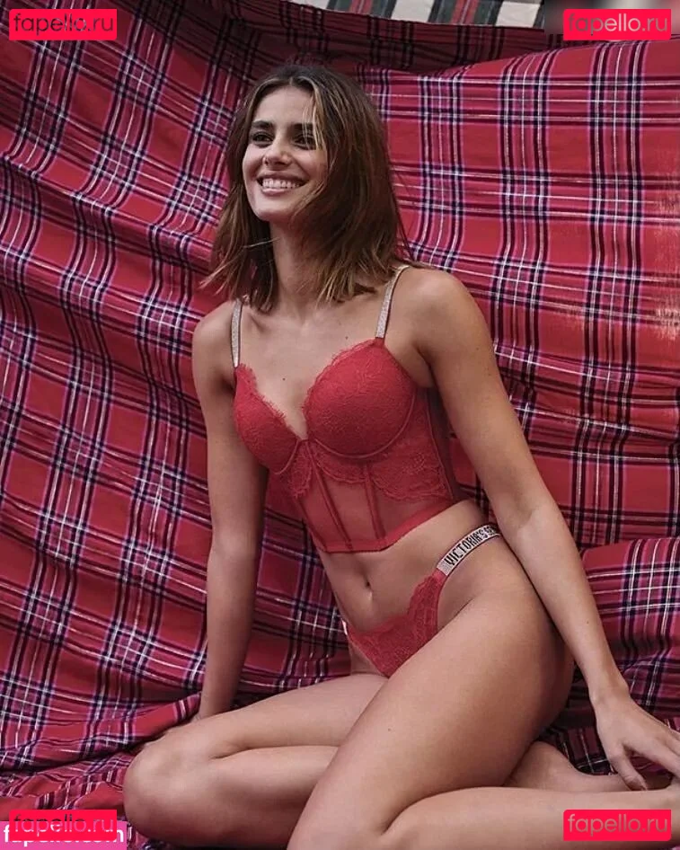 Taylor Marie Hill Onlyfans Photo Gallery 