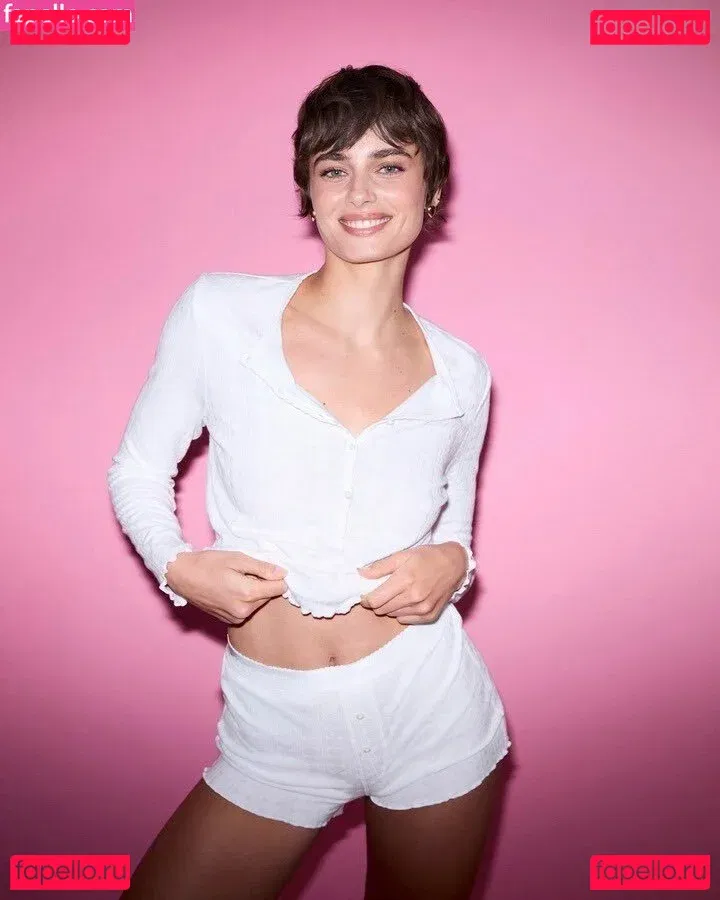 Taylor Marie Hill Onlyfans Photo Gallery 