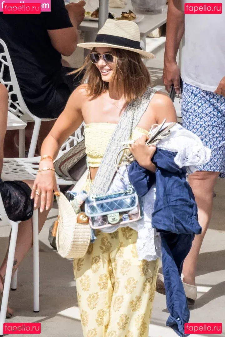 Taylor Marie Hill Onlyfans Photo Gallery 