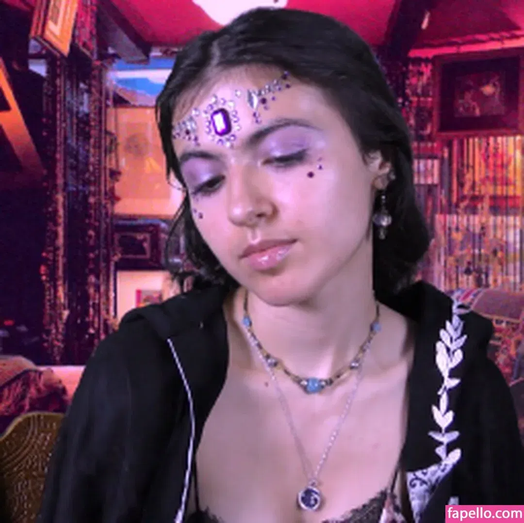 Baby Bella ASMR Onlyfans Photo Gallery 