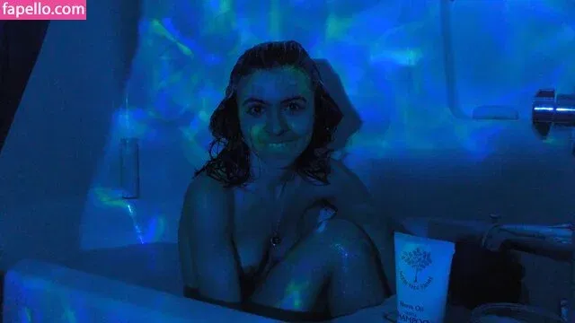 Baby Bella ASMR Onlyfans Photo Gallery 