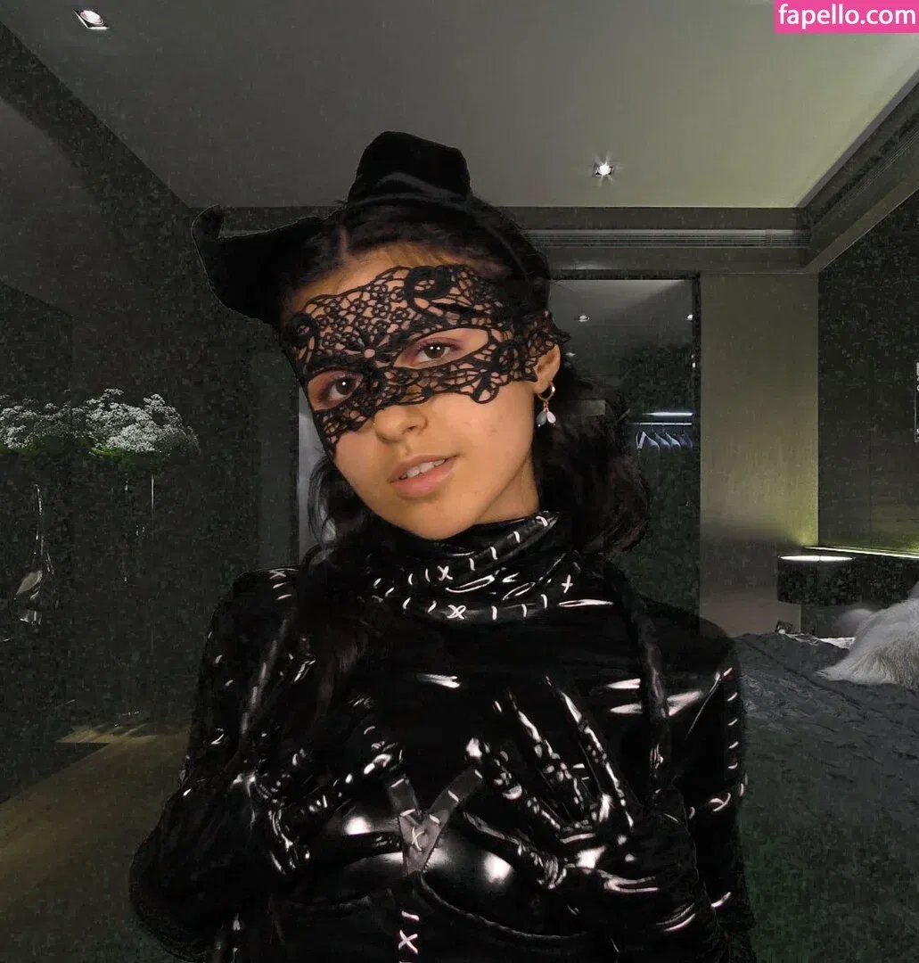 Baby Bella ASMR Onlyfans Photo Gallery 