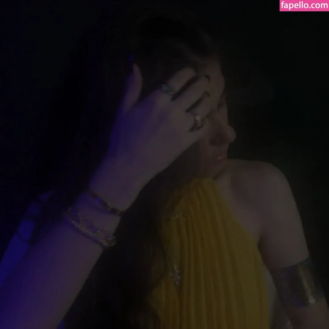 Baby Bella ASMR Onlyfans Photo Gallery 