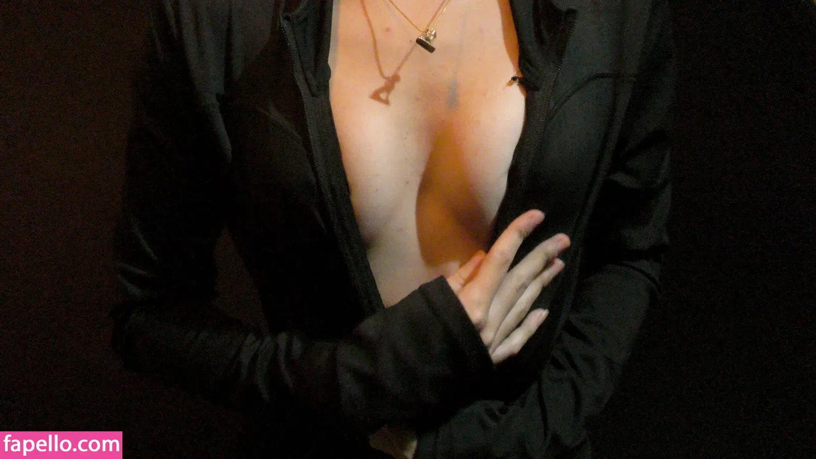 Baby Bella ASMR Onlyfans Photo Gallery 