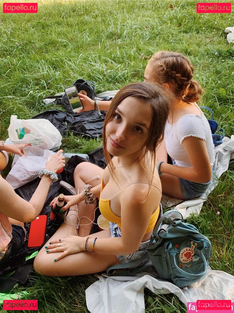 Chlotobin Onlyfans Photo Gallery 