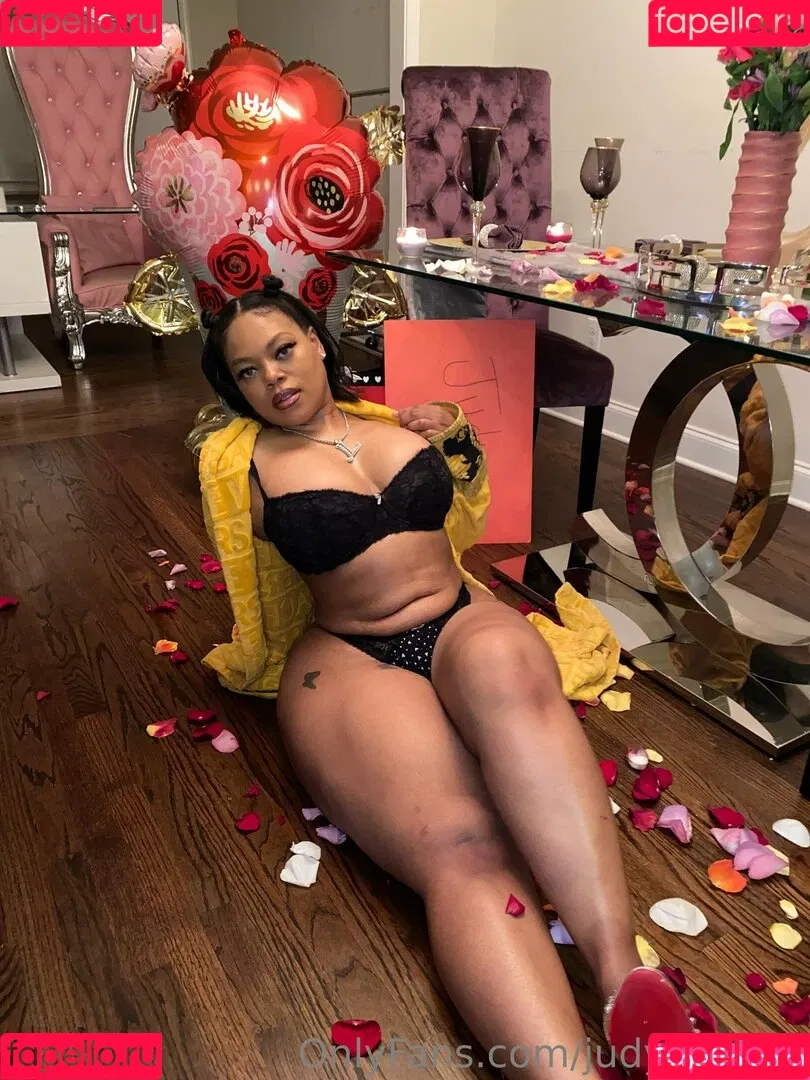 judylaw100 Onlyfans Photo Gallery 