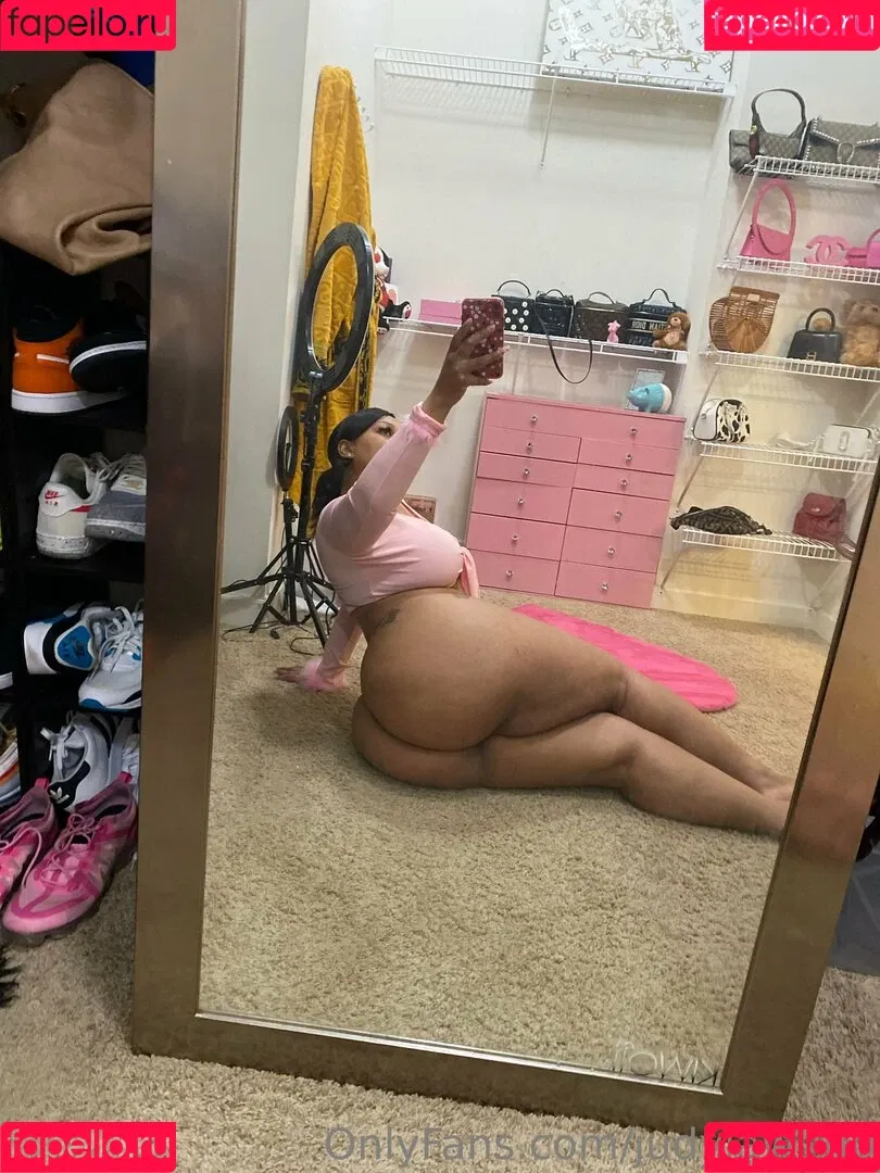 judylaw100 Onlyfans Photo Gallery 