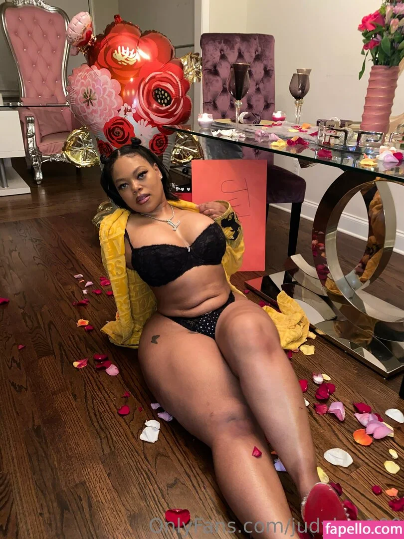 judylaw100 Onlyfans Photo Gallery 