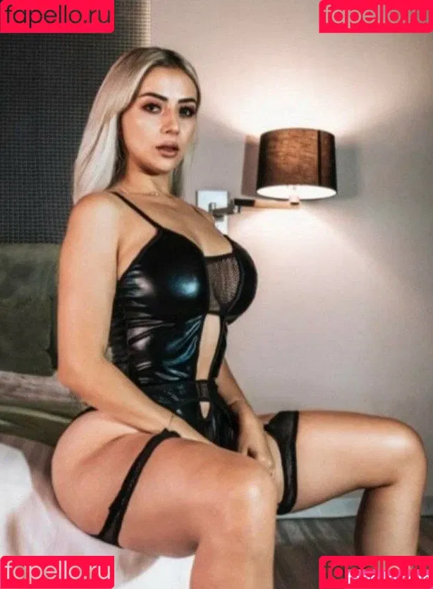 alemiarojas Onlyfans Photo Gallery 