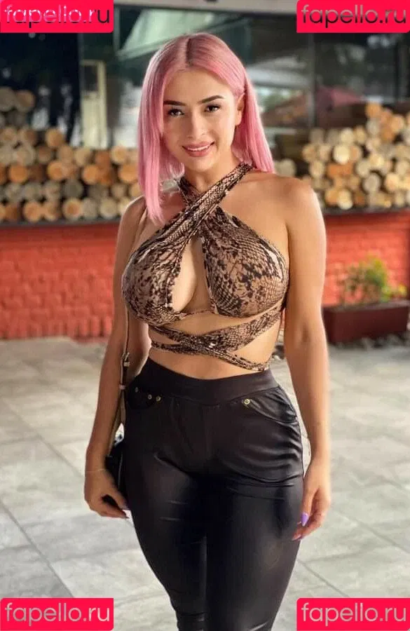 alemiarojas Onlyfans Photo Gallery 