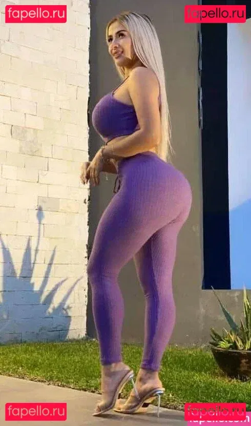 alemiarojas Onlyfans Photo Gallery 