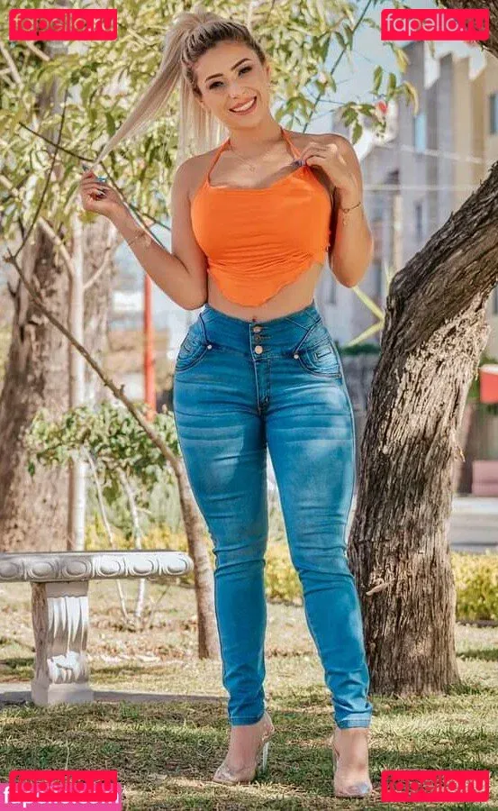 alemiarojas Onlyfans Photo Gallery 