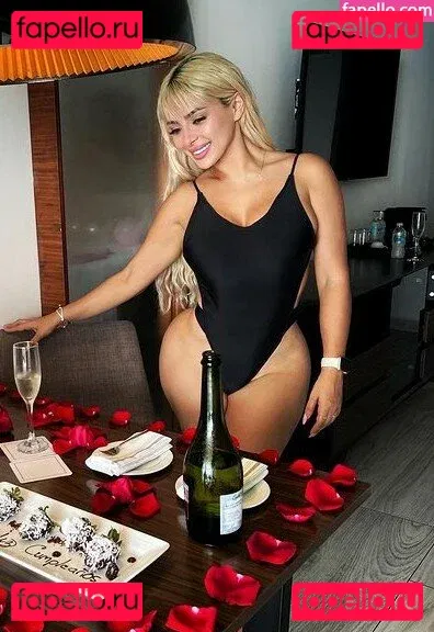 alemiarojas Onlyfans Photo Gallery 