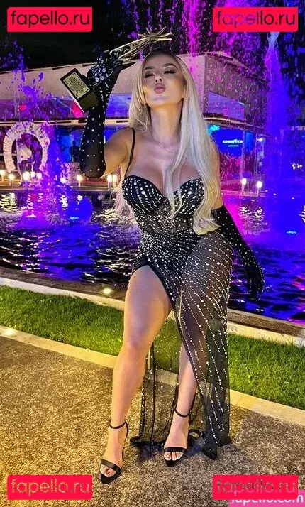 alemiarojas Onlyfans Photo Gallery 