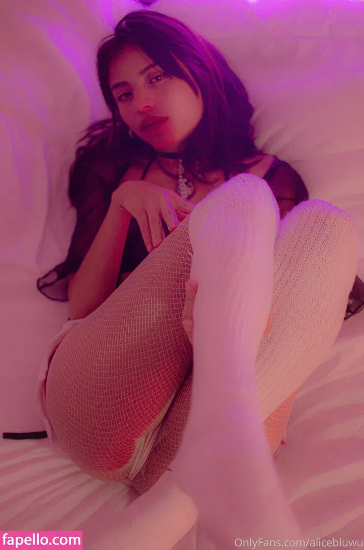 alicebluwu Onlyfans Photo Gallery 