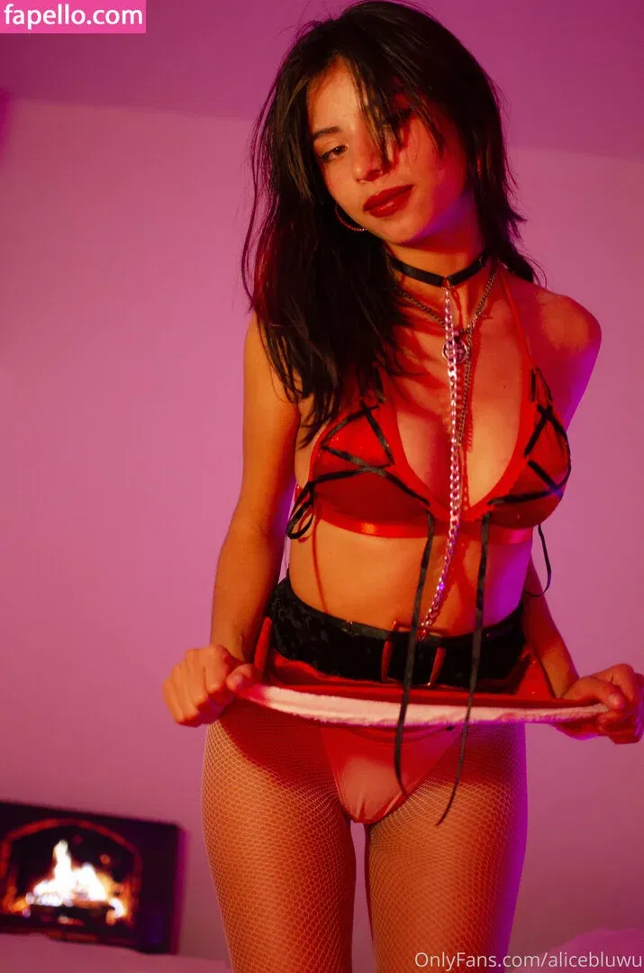 alicebluwu Onlyfans Photo Gallery 
