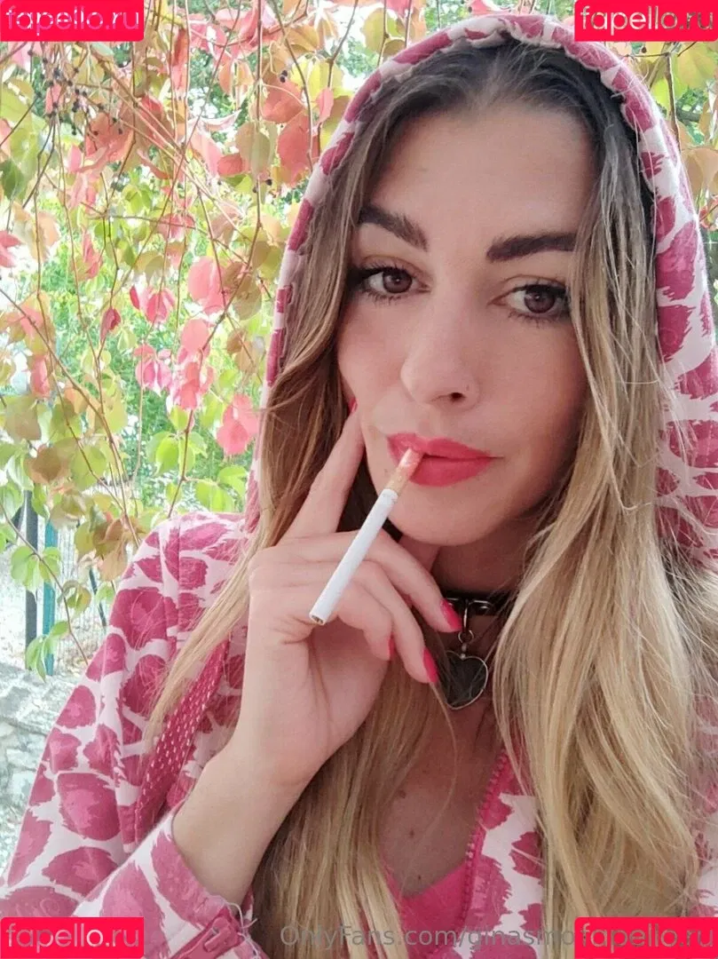 ginasmokingqueen Onlyfans Photo Gallery 